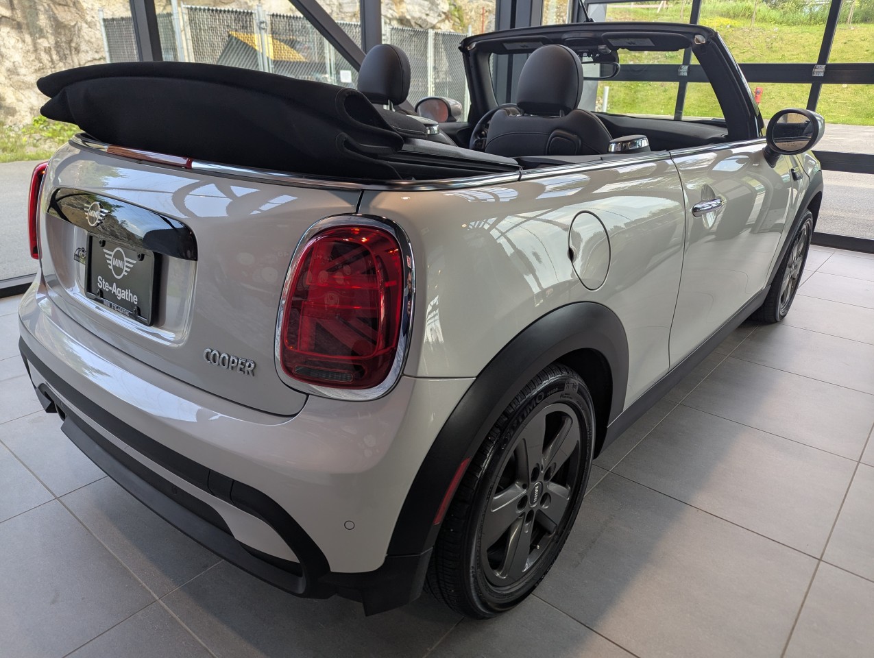 2023 Mini Cooper Cabriolet - Image 6