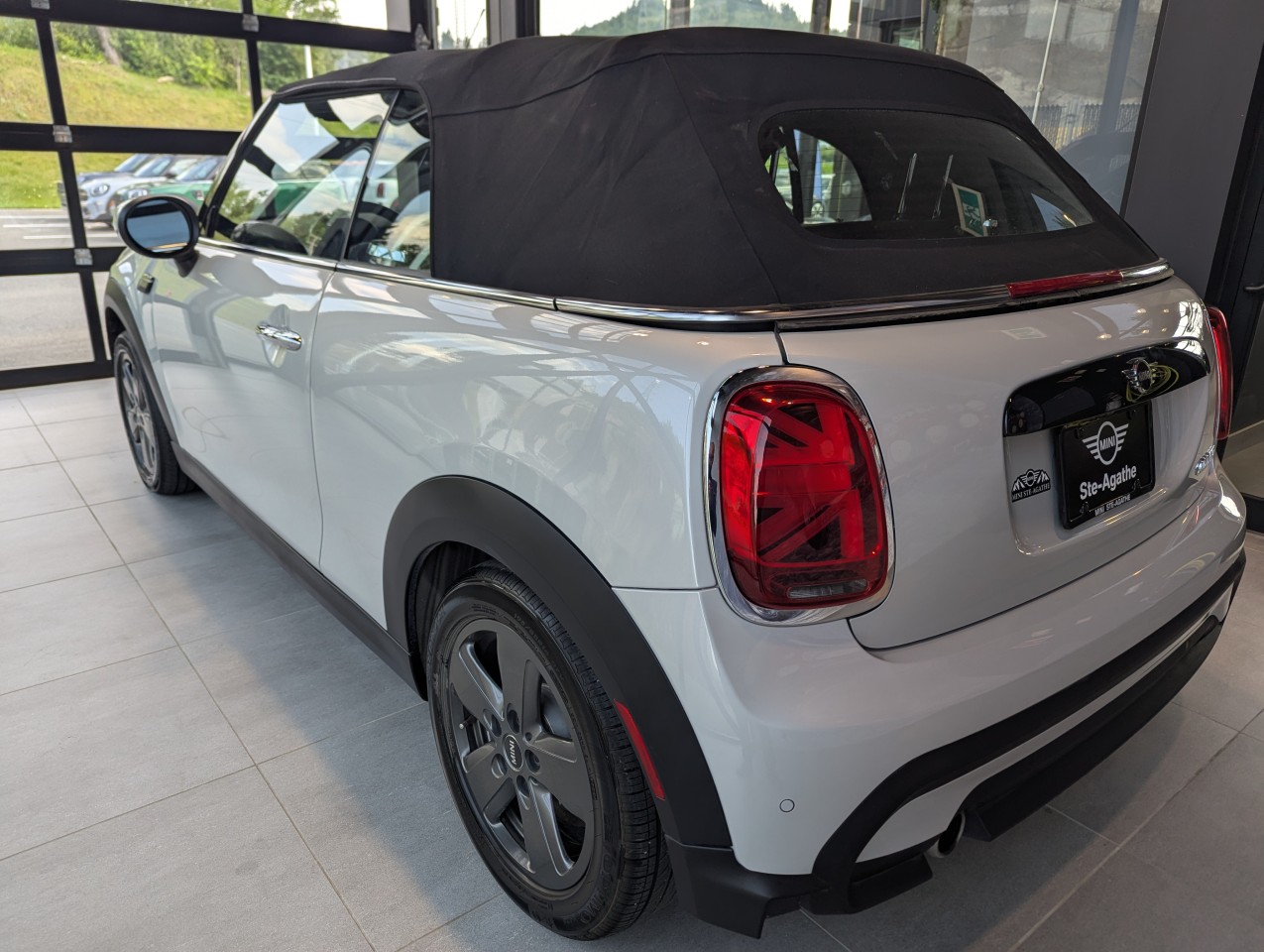 2023 Mini Cooper Cabriolet - Image 23