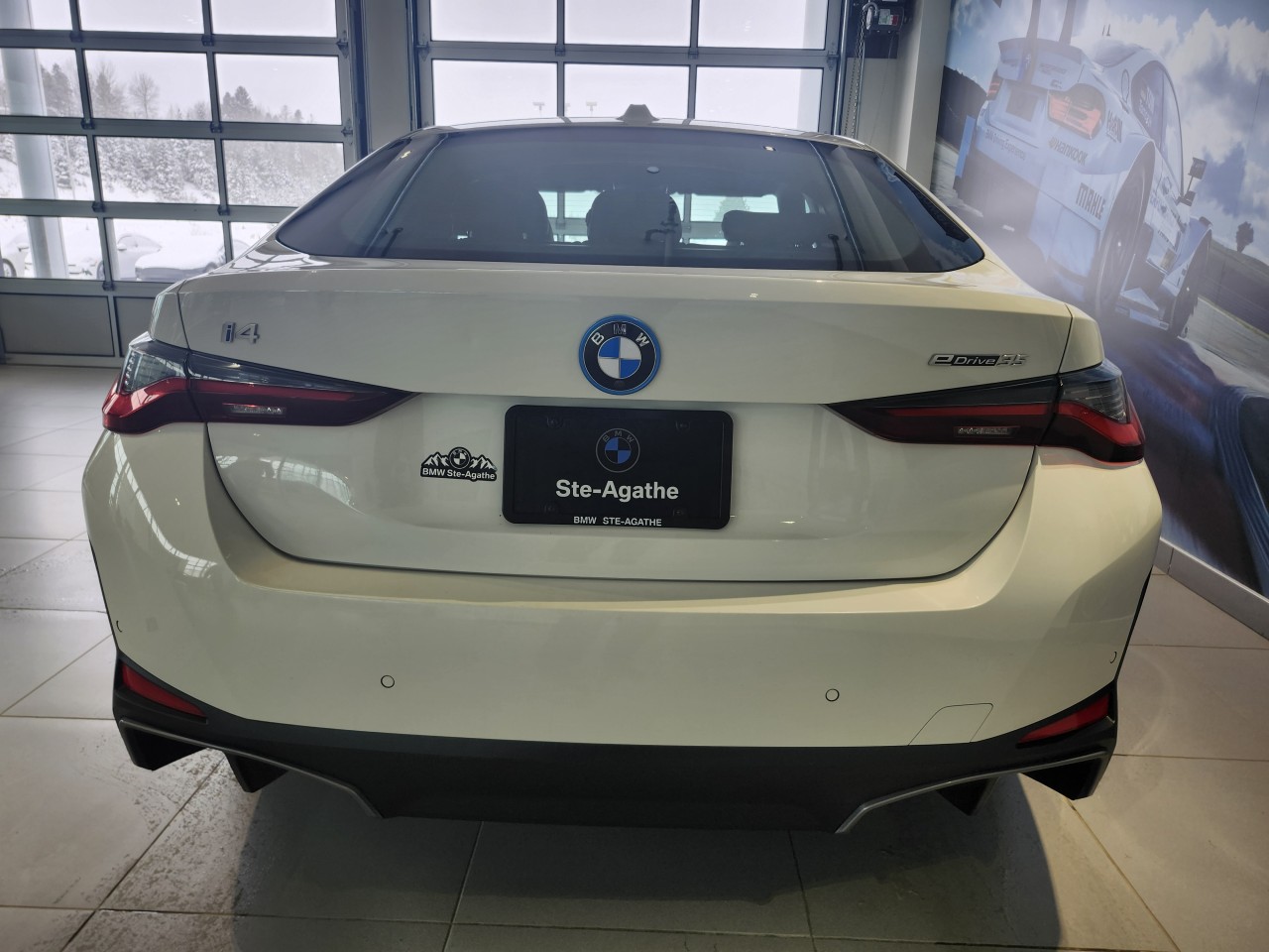 2023 BMW i4 - Image 5