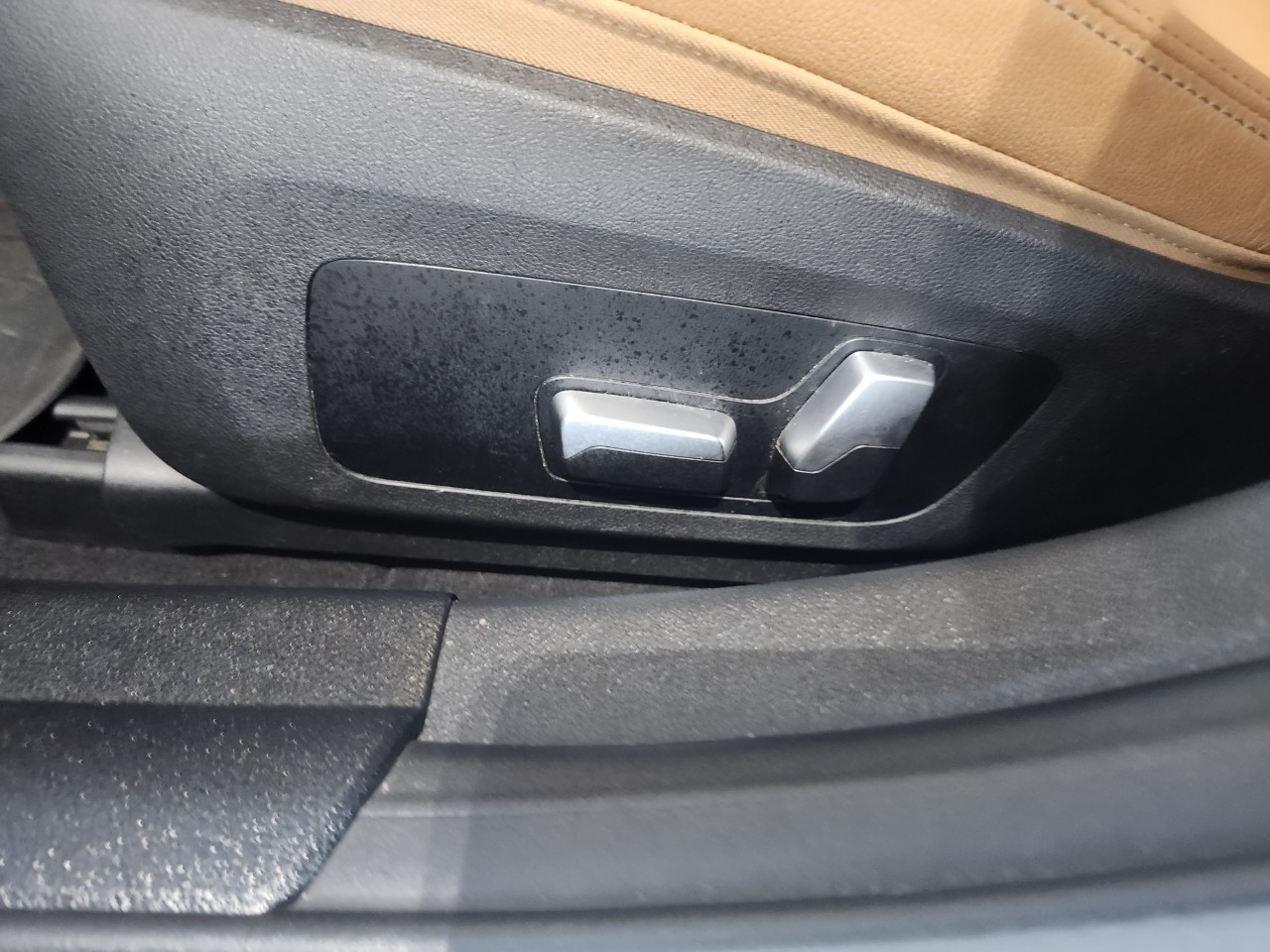 2023 BMW i4 - Image 12