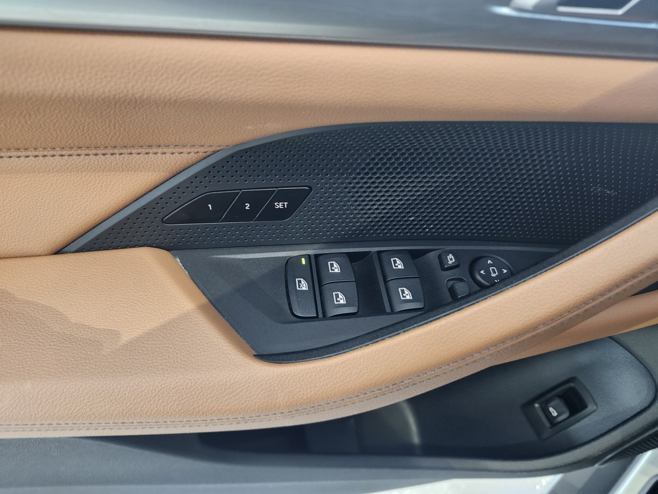 2023 BMW i4 - Image 21