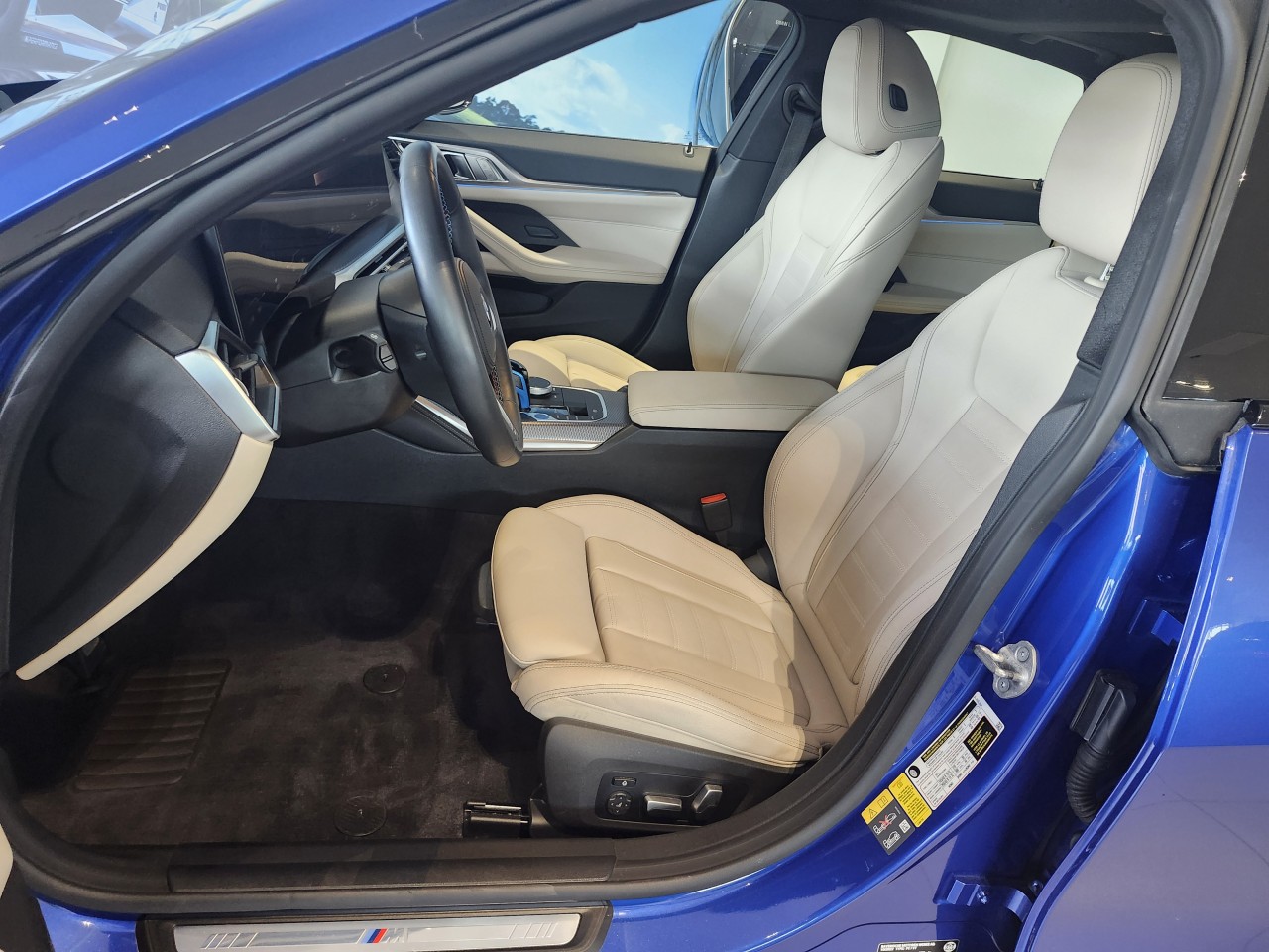 2023 BMW i4 - Image 12