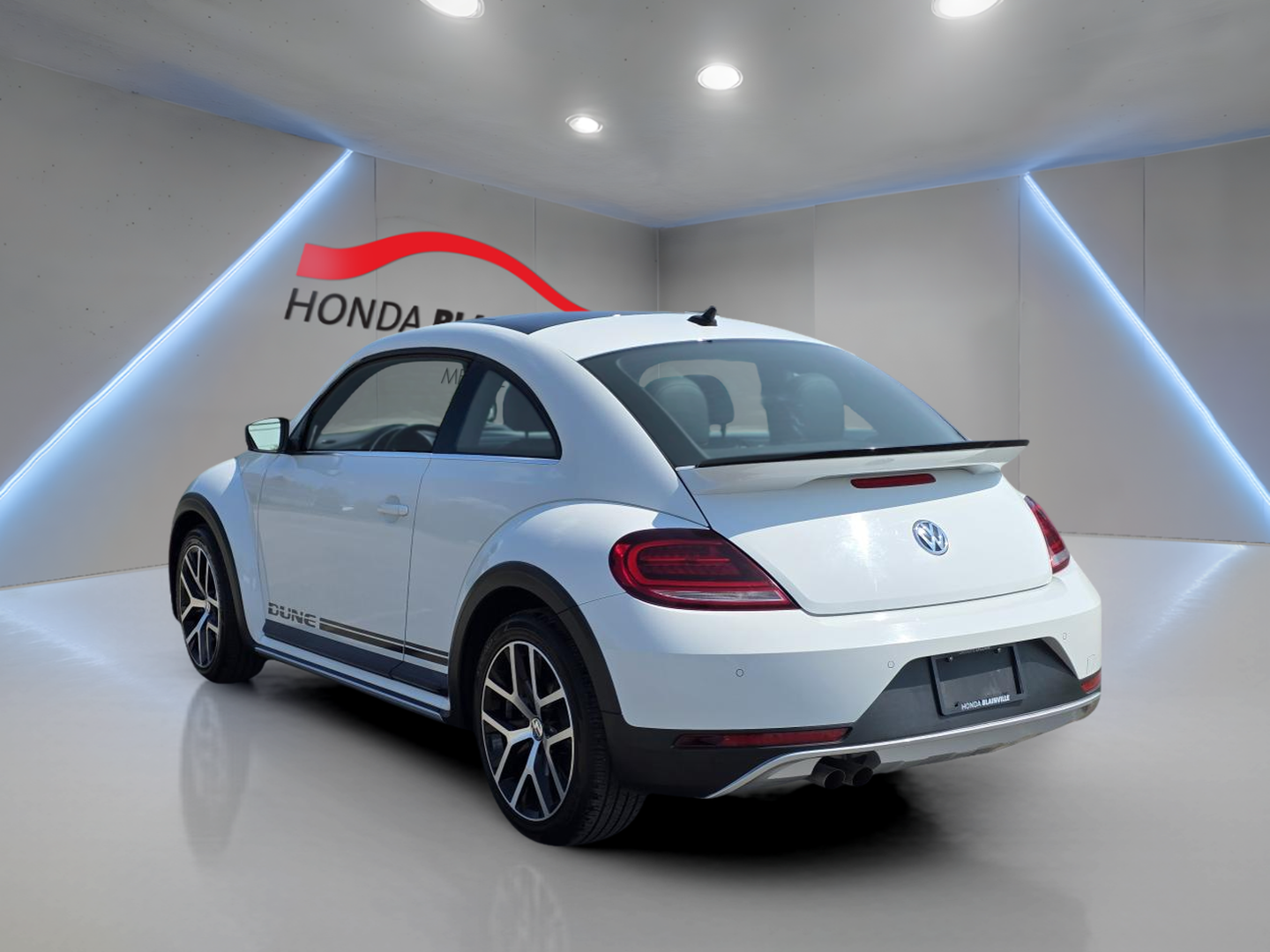 2019 Volkswagen Beetle - Image 5