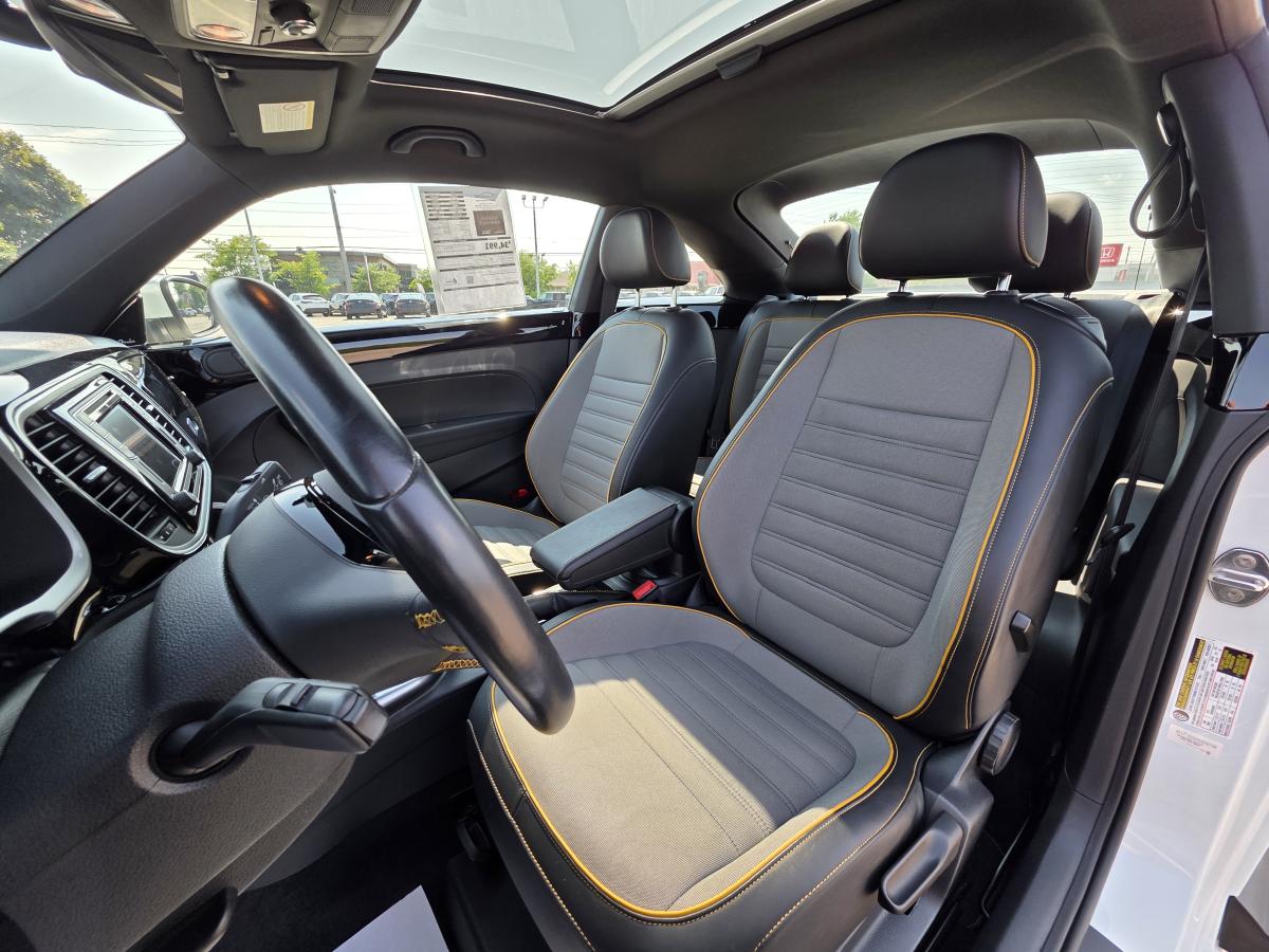 2019 Volkswagen Beetle - Image 20