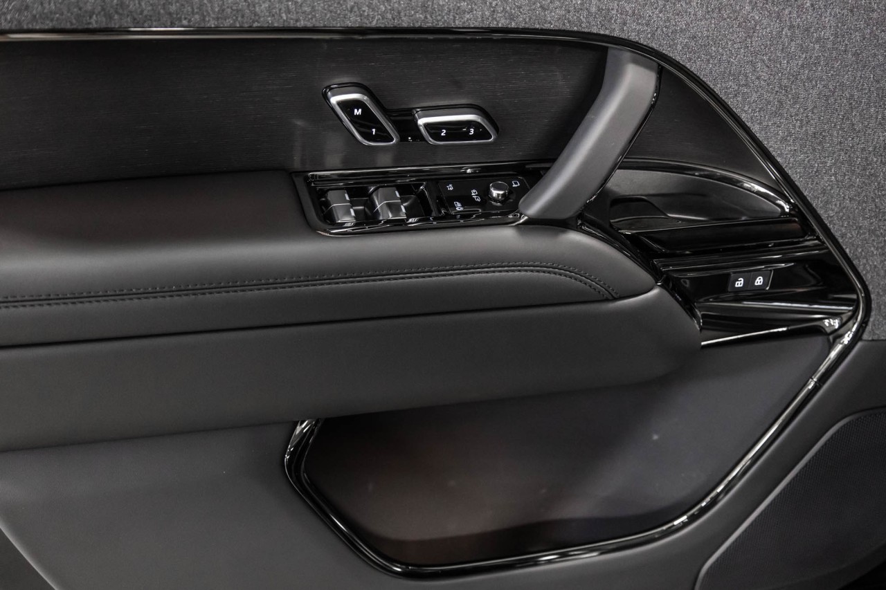 2025 Land Rover Range Rover Sport - Image 15