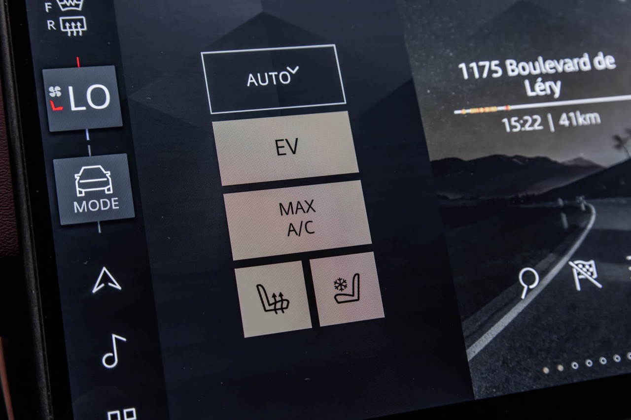 2025 Land Rover Range Rover Sport - Image 32