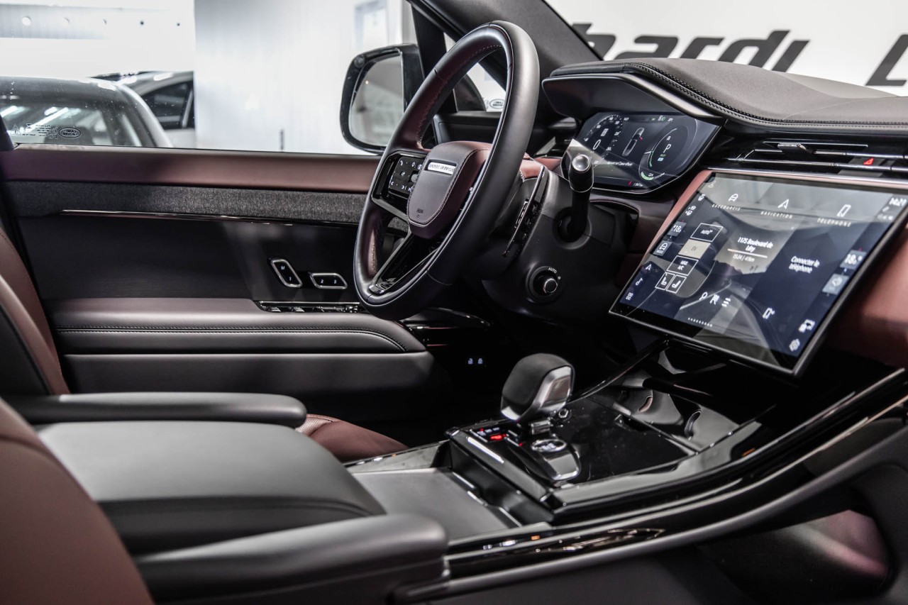 2025 Land Rover Range Rover Sport - Image 39