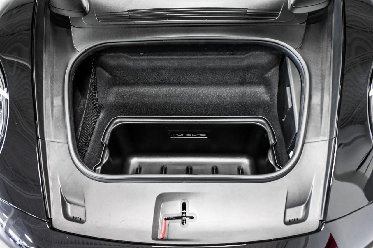 2024 Porsche 911 - Image 11