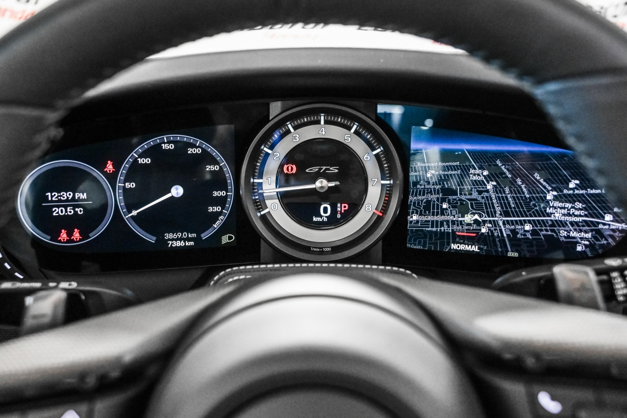 2024 Porsche 911 - Image 16