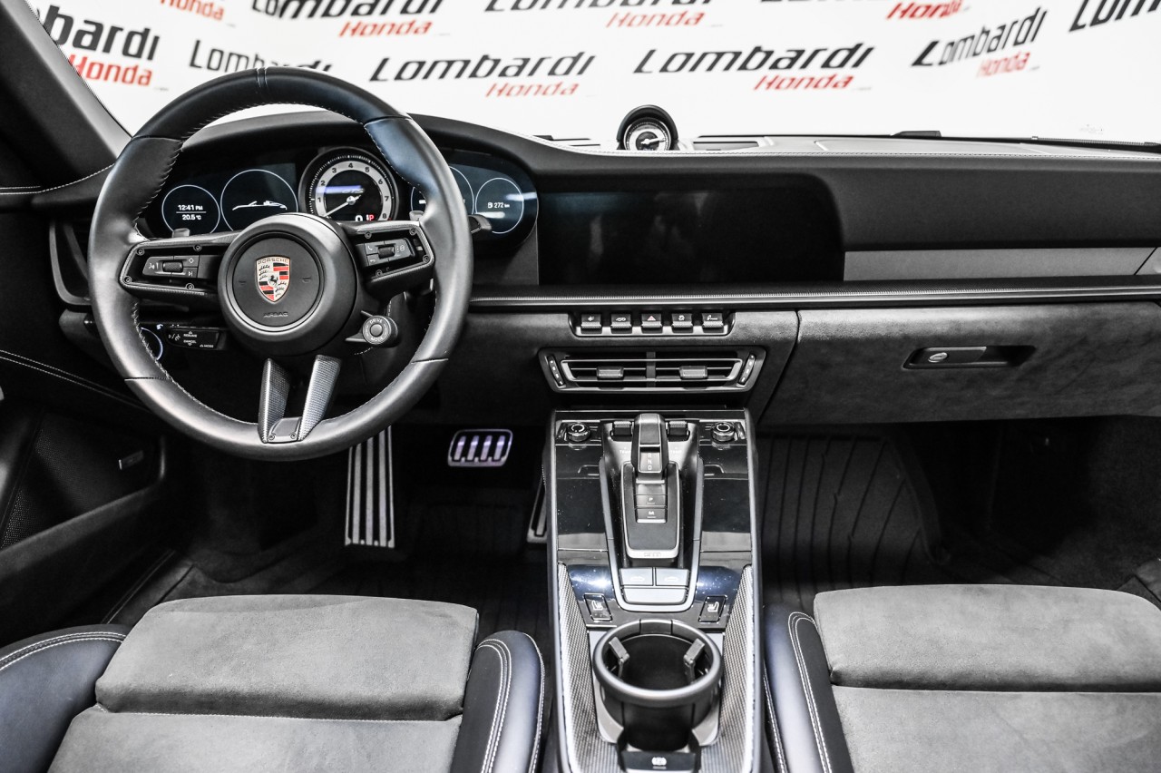 2024 Porsche 911 - Image 25