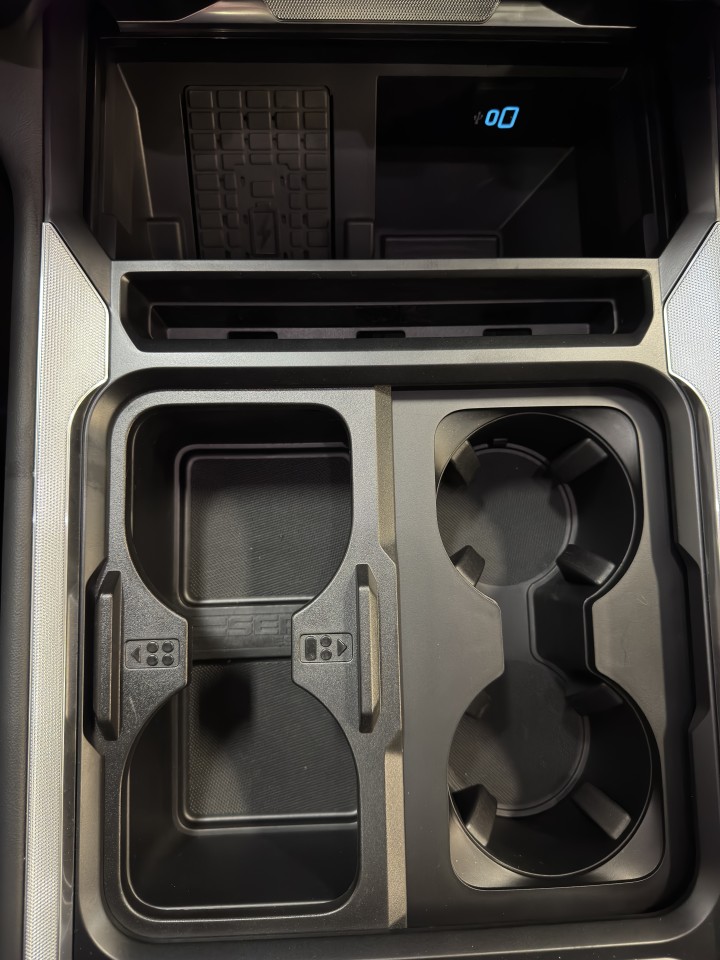 2025 Ford F-250 - Image 18