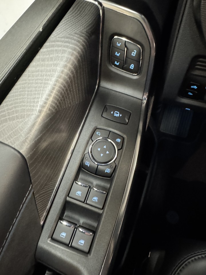 2025 Ford F-250 - Image 26