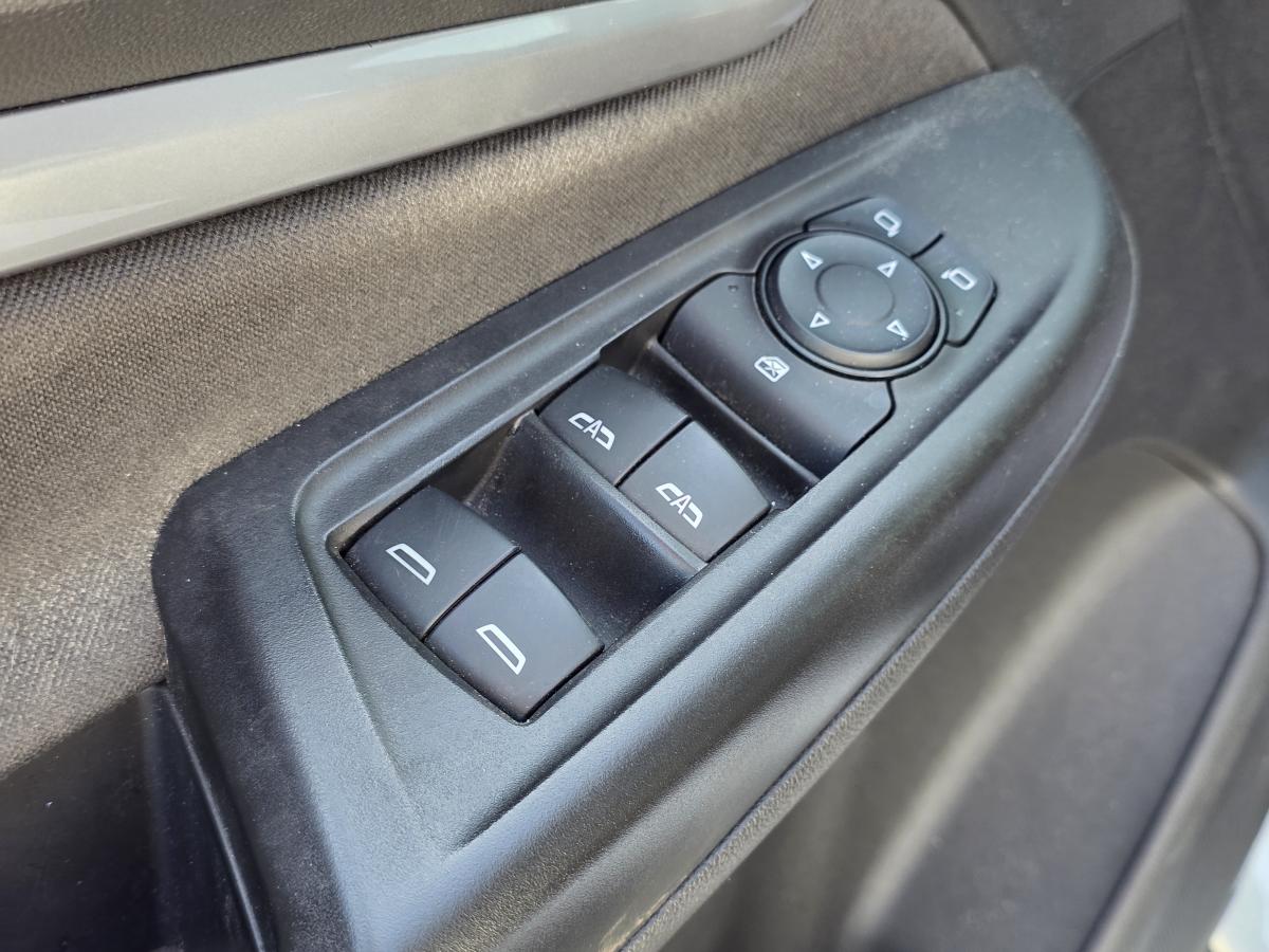 2023 Chevrolet Bolt EUV - Image 21
