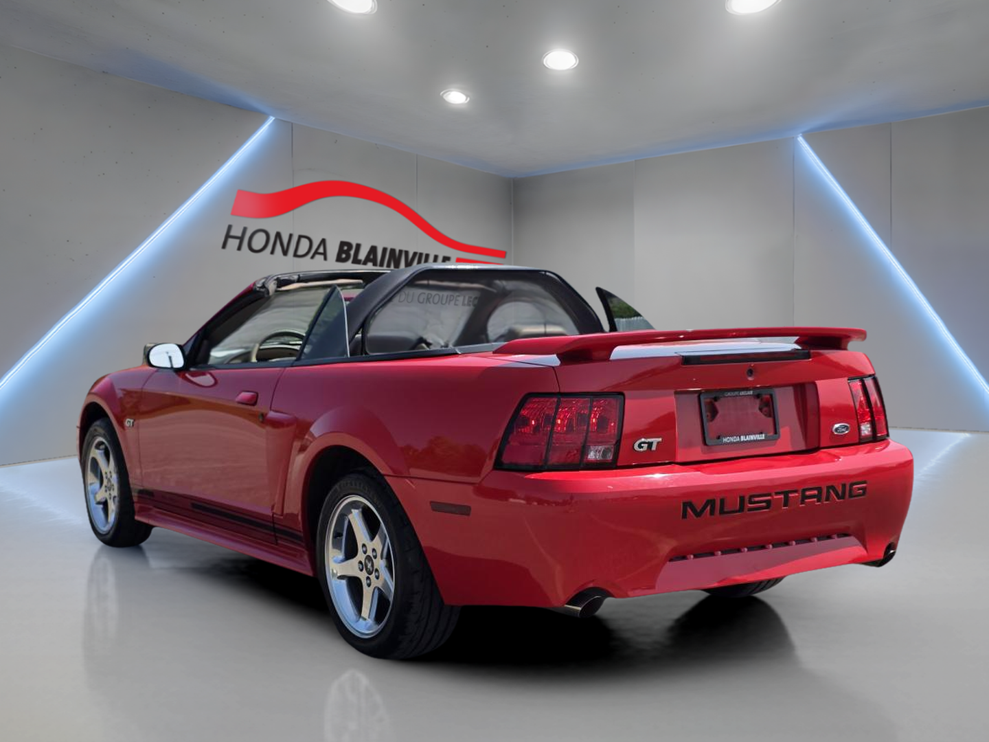 2003 Ford Mustang - Image 5