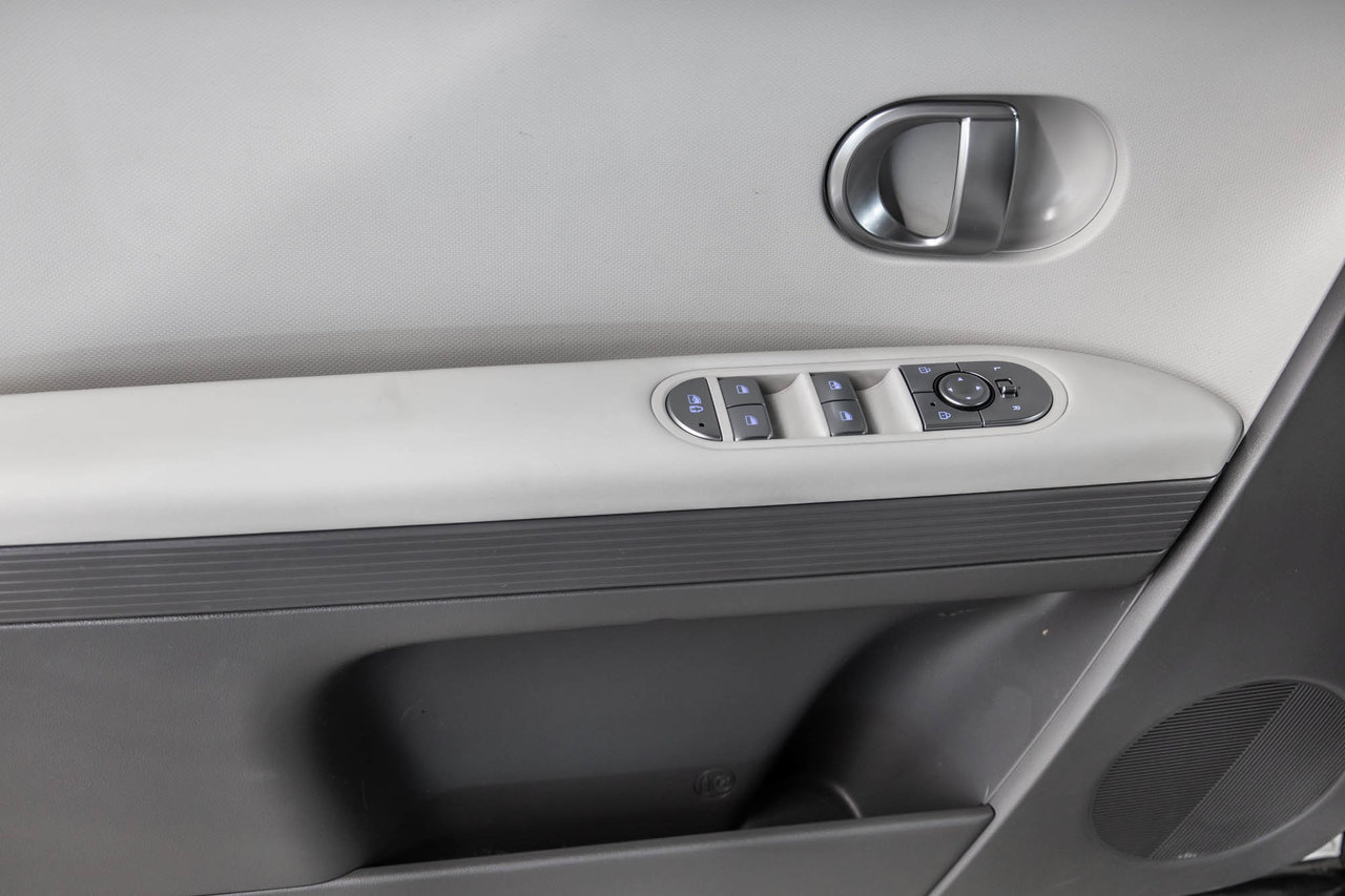 2023 Hyundai IONIQ 5 - Image 18