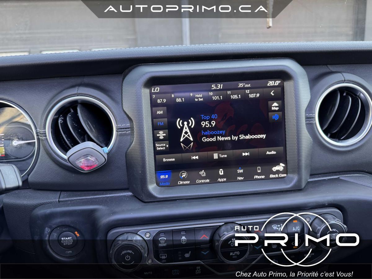 2023 Jeep Wrangler 4xe - Image 31