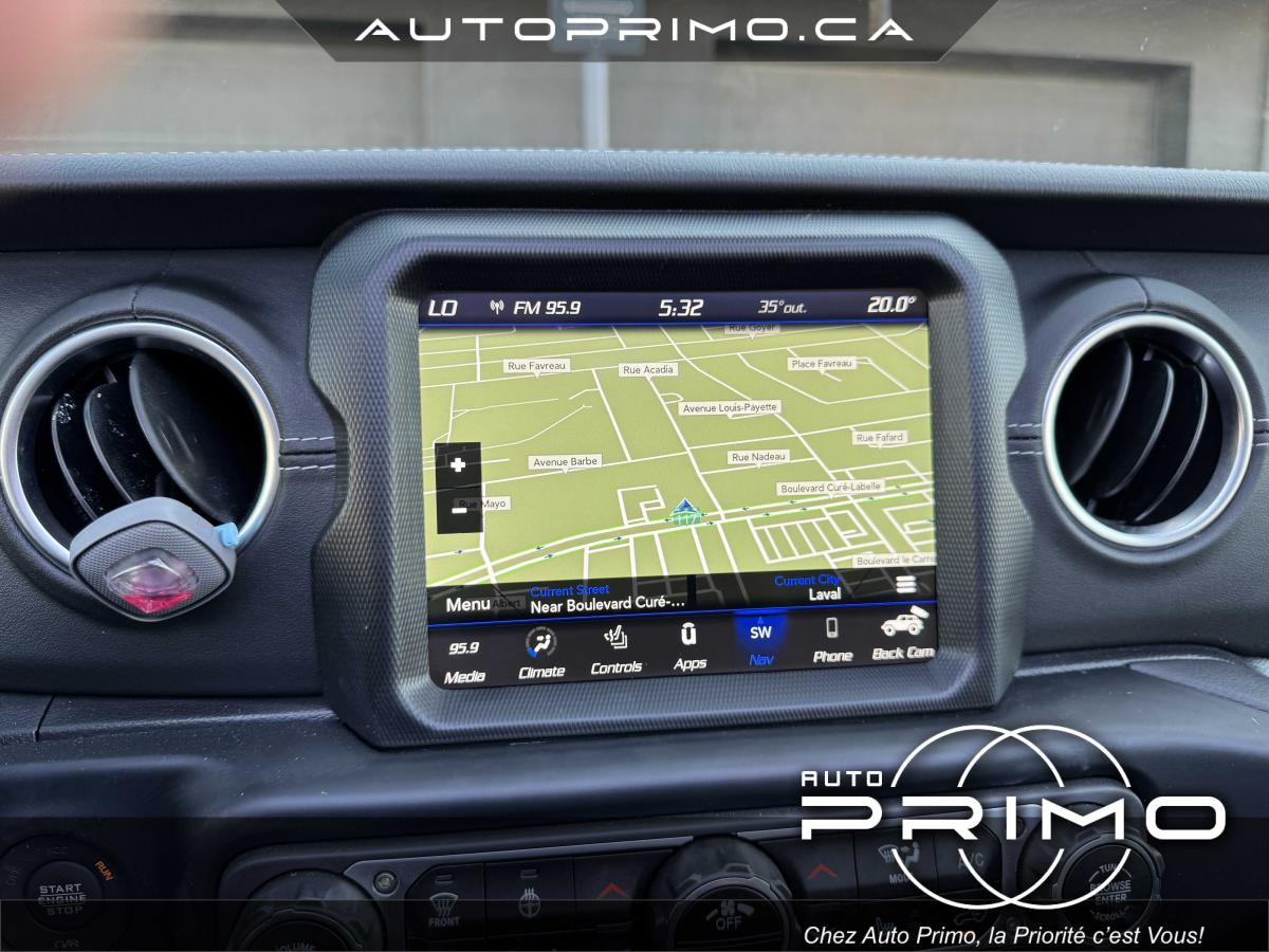 2023 Jeep Wrangler 4xe - Image 32