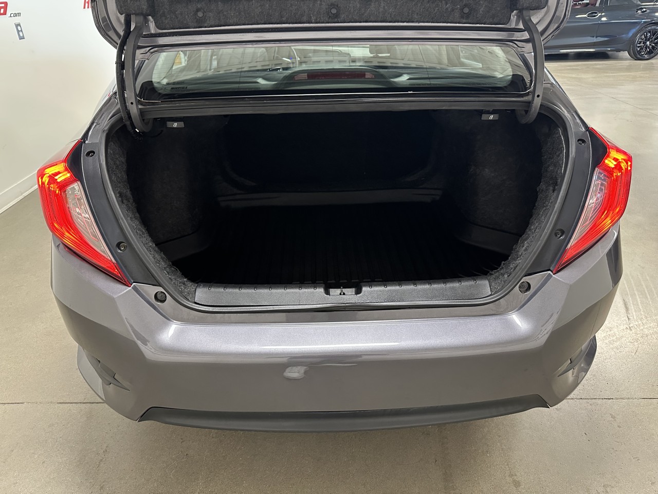 2017 Honda Civic - Image 19