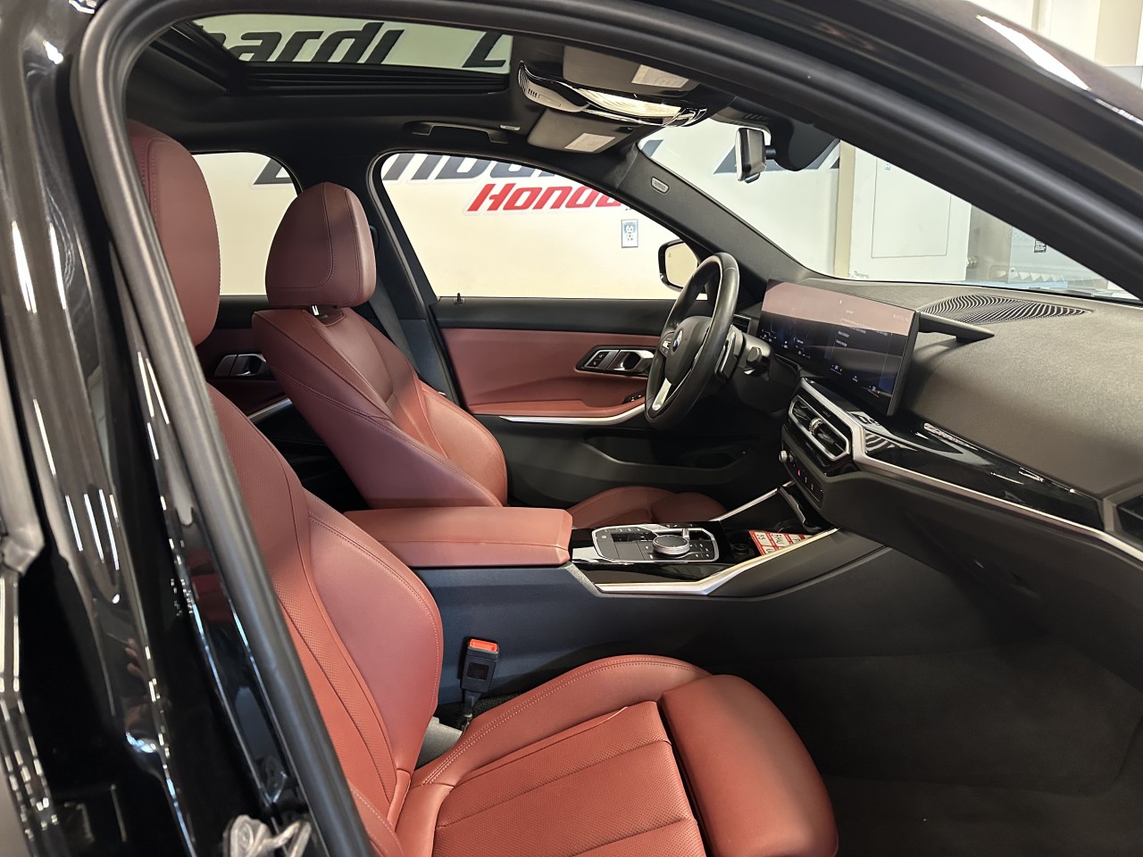 2023 BMW i3s - Image 24